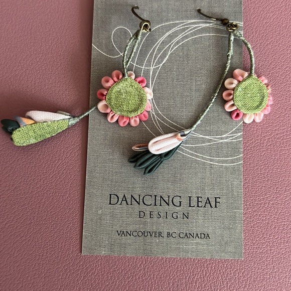 DANCING LEAF DESIGN Handmade Fabric Earrings - Picture 4 of 5